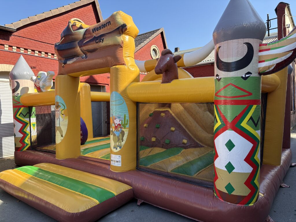 Hüpfburg Multiplay Western-City